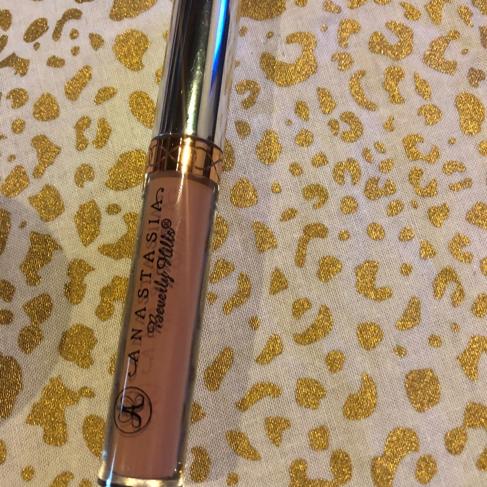 anastasia lippie